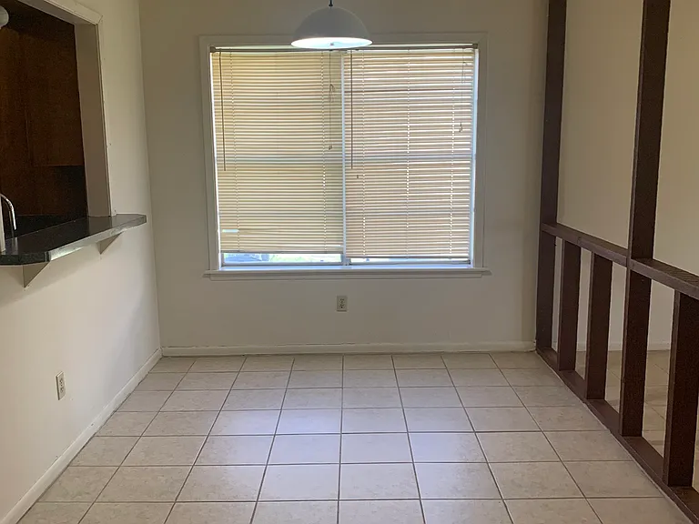 1430 Hillside Dr — Photo 1