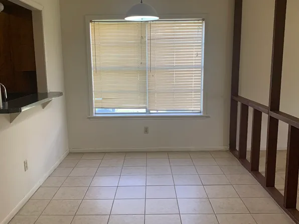1430 Hillside Dr, College Station, TX 77845