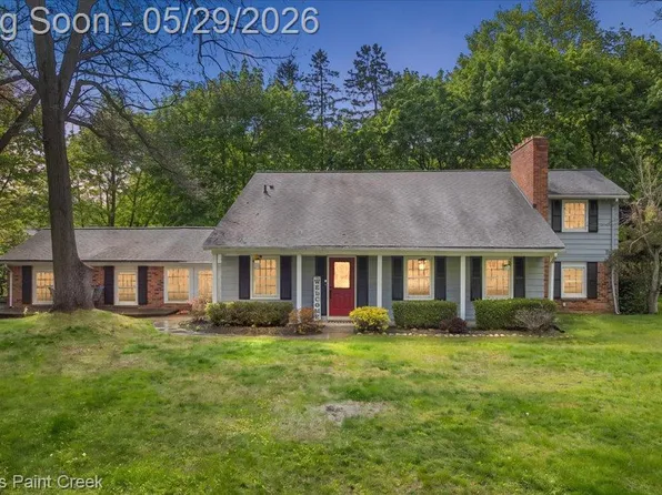 5795 Thorny Ash Rd, Rochester, MI 48306