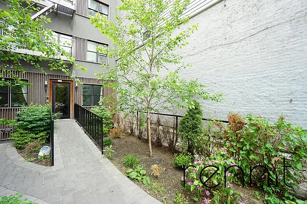 Rented by EXR | media 1