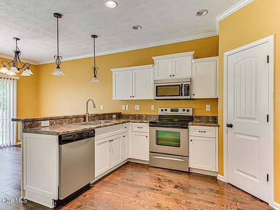 2nd image of 5005 Sunderlund Court