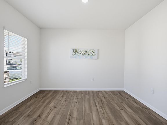 5th image of 131 Acorn Grove Rd