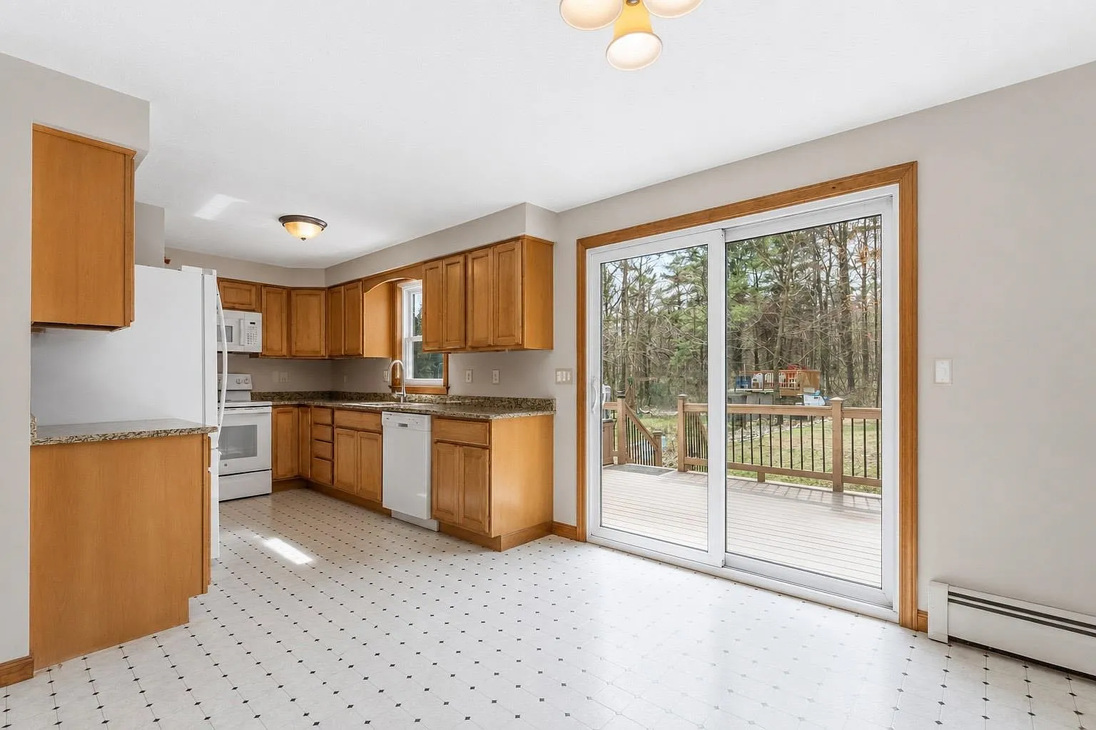2 bed, 1.5 bath, 1342 sqft, $2,400 — Photo 2