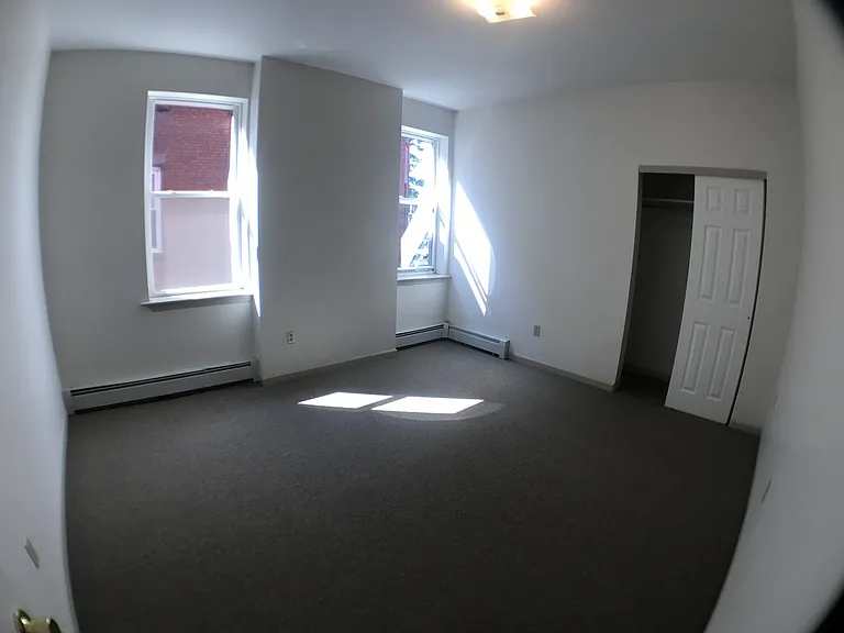 686-688 Broad St — Photo 29
