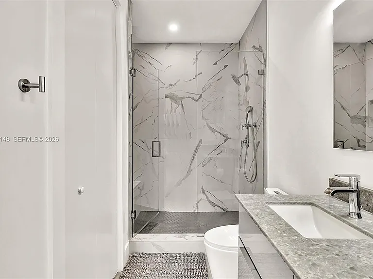 2100 Miami Rd #204 — Photo 16