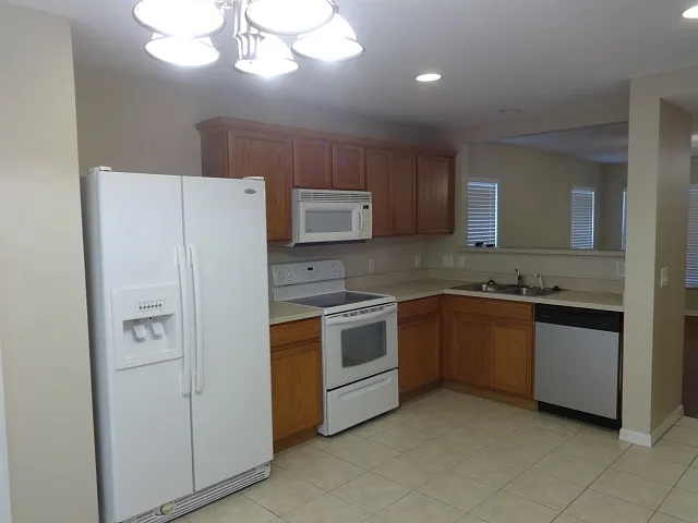 10434 Boyette Creek Blvd — Photo 2