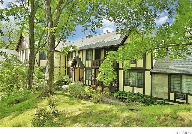 1st image of 28-5 Foxwood Dr