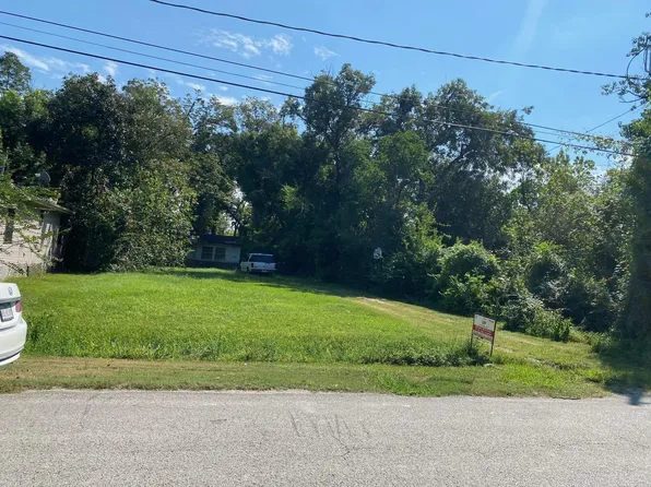 893 Wall St, Houston, TX 77088