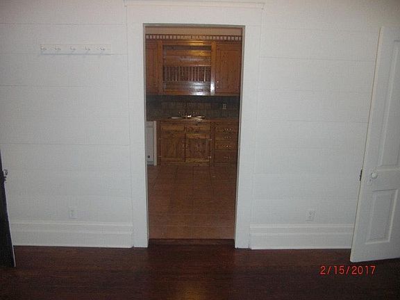 dining room into kitchen