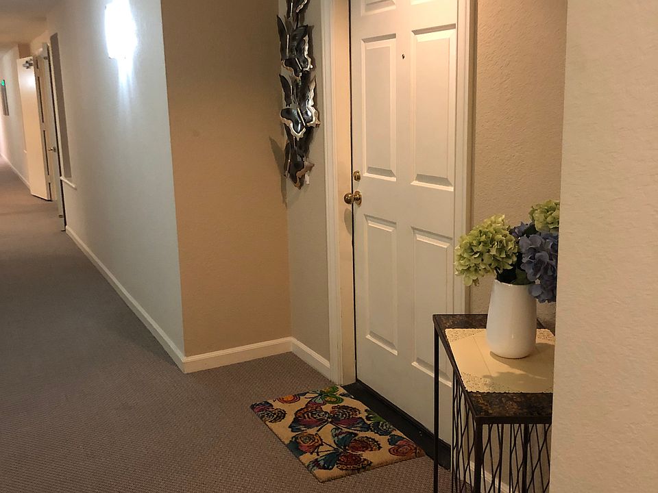 1st image of 3935 226th Pl SE APT 210