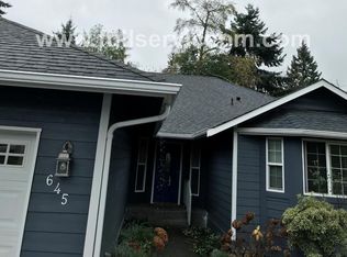 645 SW 142nd St #A, Seattle, WA 98166