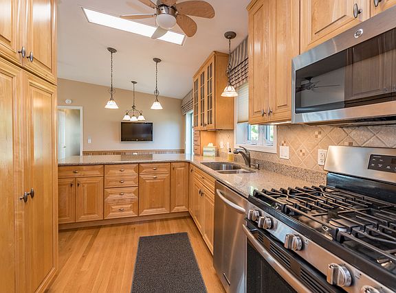 4th image of 2604 Maywood Ct