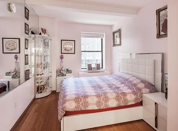 3rd image of 150 W 51st St APT 1204