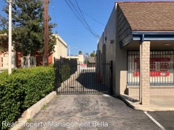 2nd image of 340 N San Jacinto St