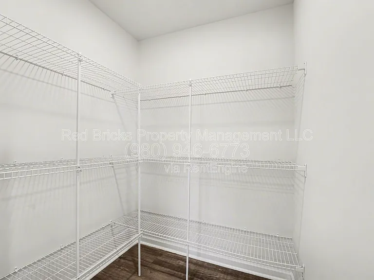 7847 Whispering Stream Dr — Photo 17