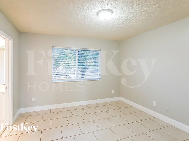 13921 SW 173rd Ter — Photo 8