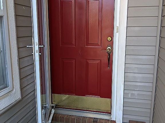 2nd image of 801 Queens Way