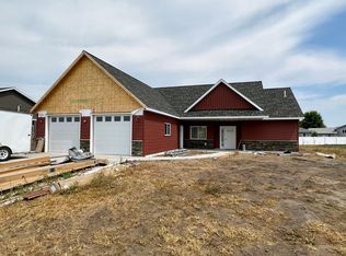904 7th Ave NW, Perham, MN 56573