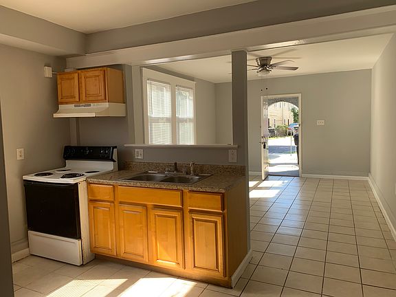 4th image of 2915-17 Bruxelles St #2915B