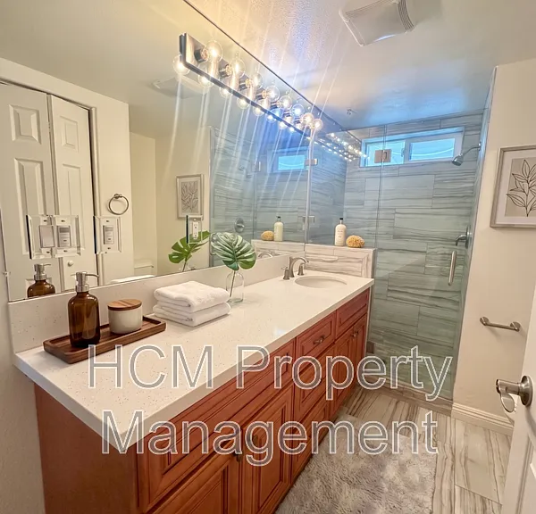 922 W 25th St #1 — Photo 23
