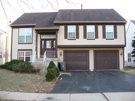 1st image of 1123 N Clover Hill Ln