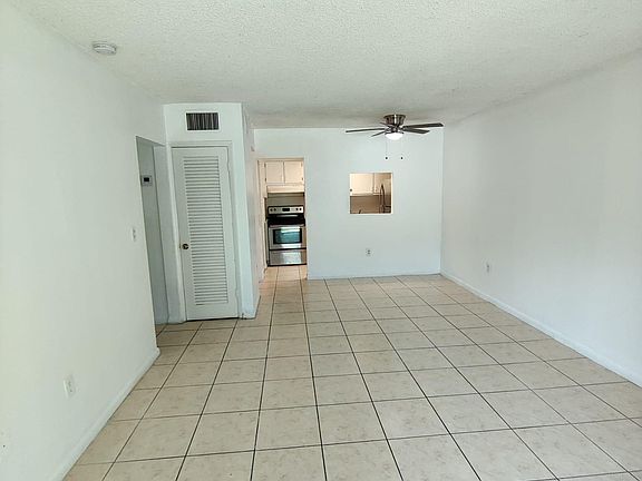 5th image of 6530 Lake Patricia Dr APT E13