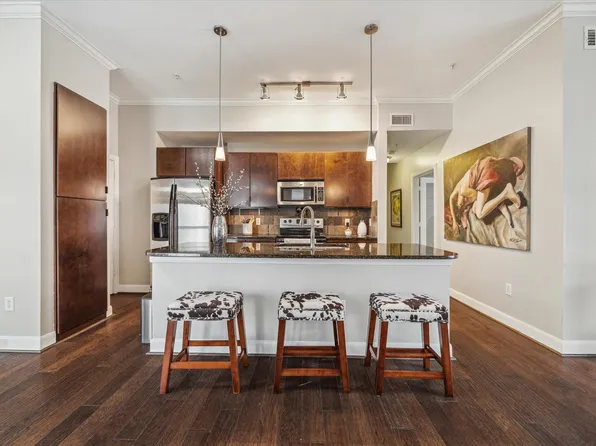 300 Saint Joseph Pkwy APT 223, Houston, TX 77002