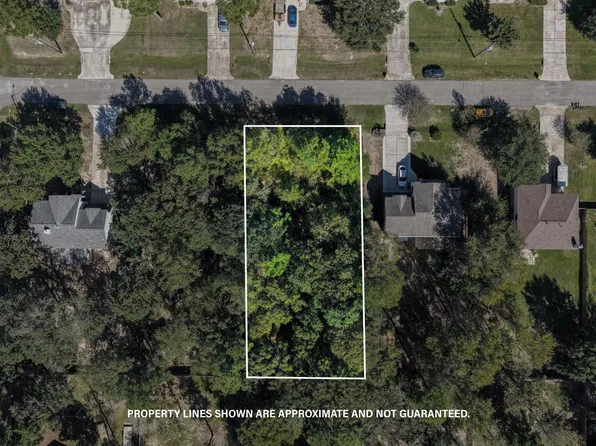 6621 Grant Dr, Magnolia, TX 77354