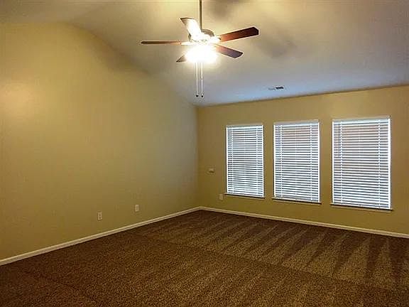 4th image of 242 Border Rd