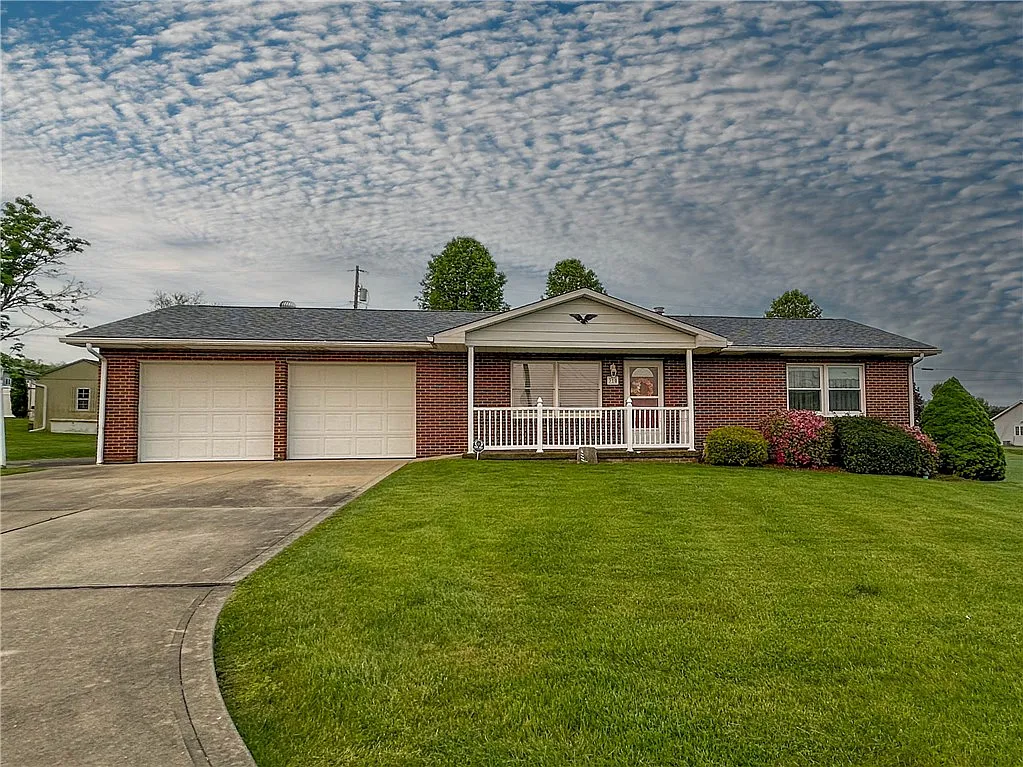 310 Phyllis Dr photo 1