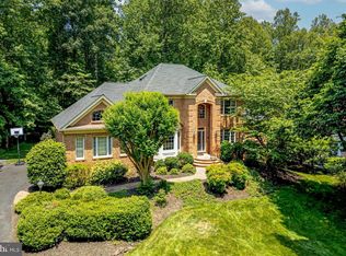 12390 Falkirk Dr, Fairfax, VA 22033