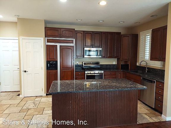 5th image of 2080 S Josephine St Unit 4