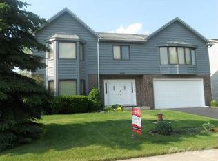 2088 Maplewood Cir, Naperville, IL 60563