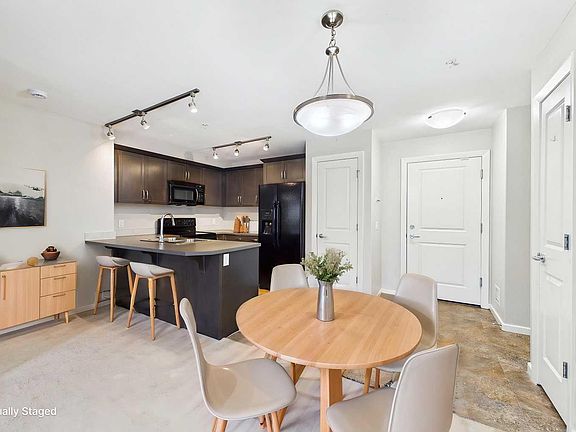 4th image of 402 Kincora Glen Rd NW #3307