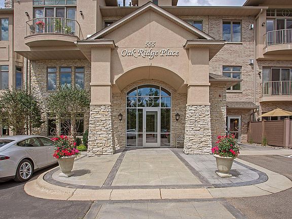 2nd image of 555 Oak Ridge Pl APT 360