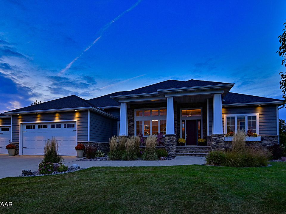 1st image of 233 Desiree Dr