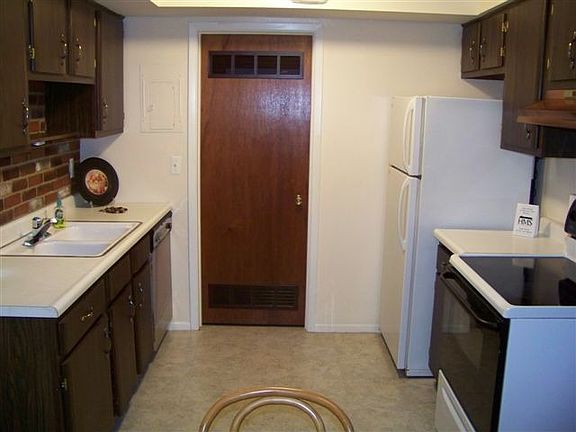 2nd image of 20486 Williamsburg Ct #210C