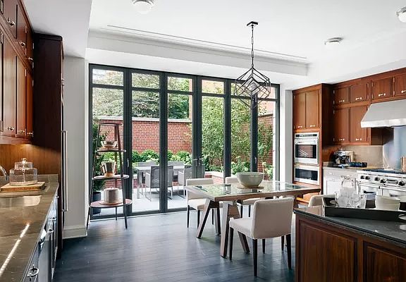 2nd image of 133 W 11th St #Townhouse