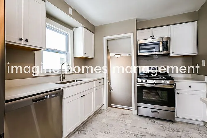 1385 W Miner Rd — Photo 5