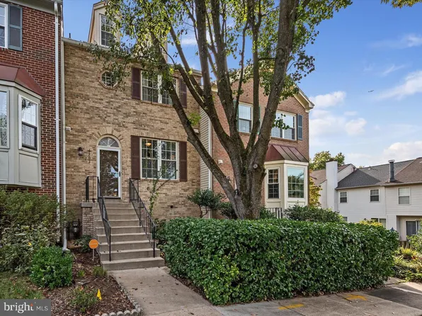 6702 Jennifer Ct, Centreville, VA 20121