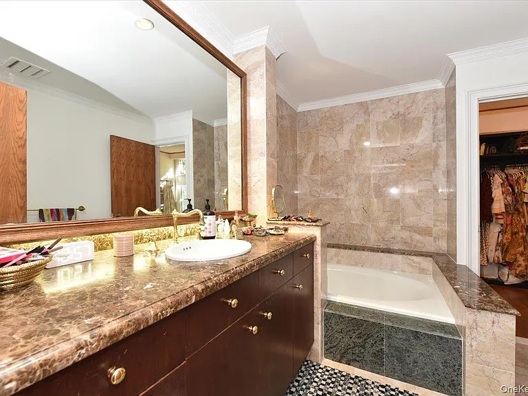 3 Mill Pond Ln — Photo 6