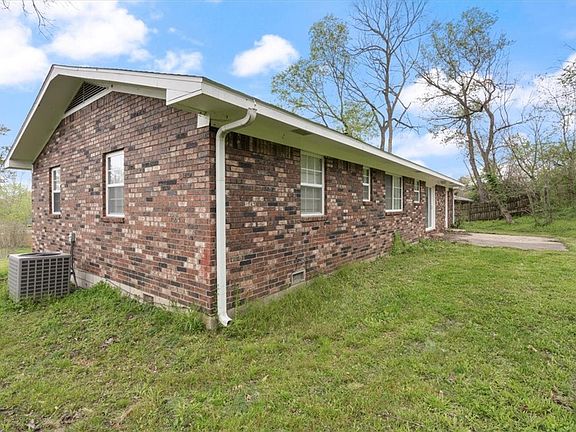4th image of 608 Manning Dr