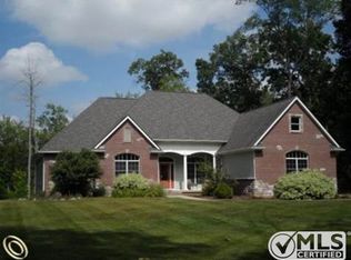 15495 Pineview Ridge Ct, Linden, MI 48451