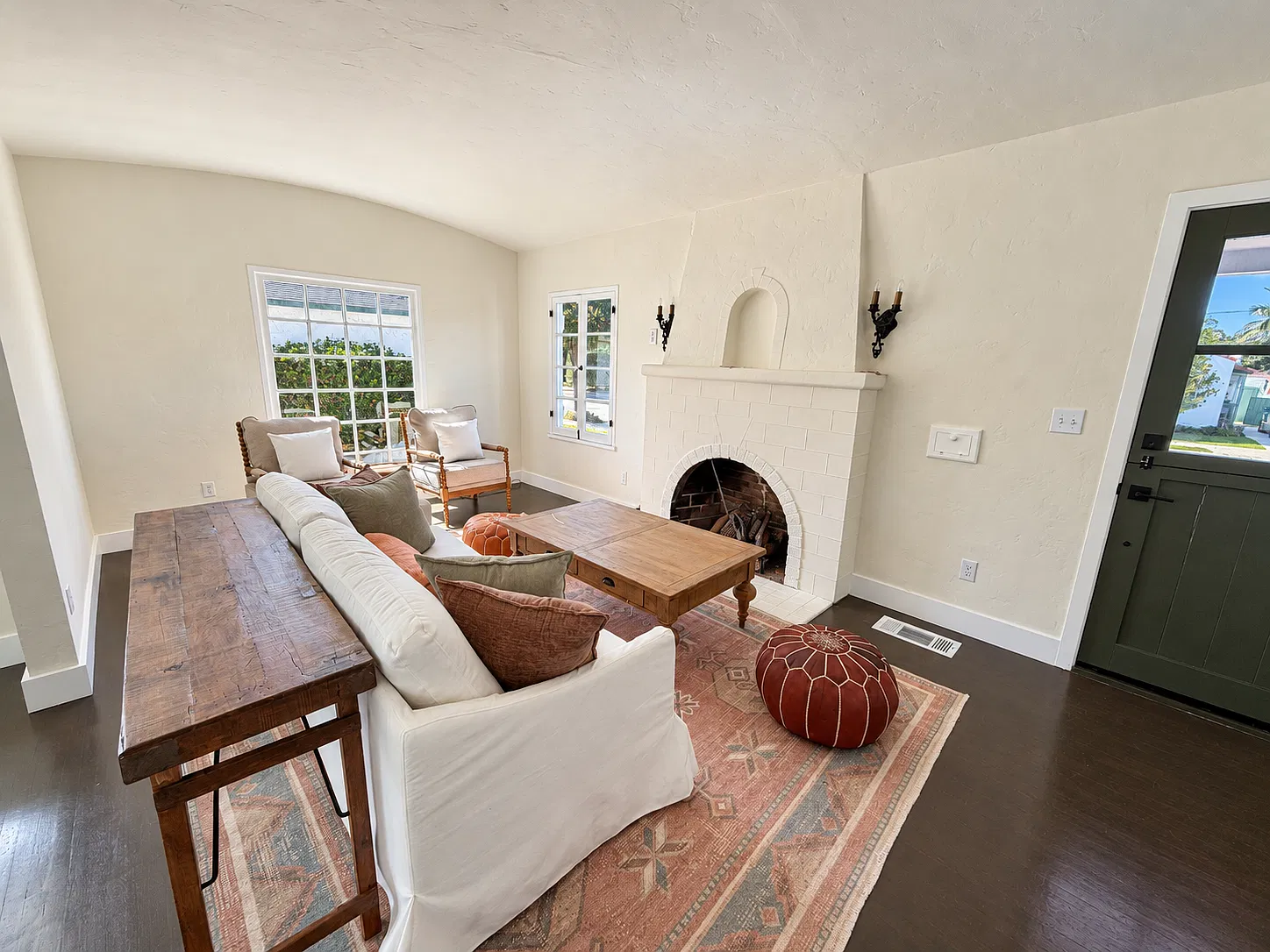 2 bed, 1052 sqft, $3,600 — Photo 3