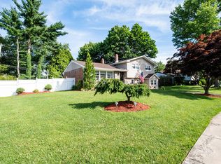 9227 Laramie Rd, Philadelphia, PA 19115