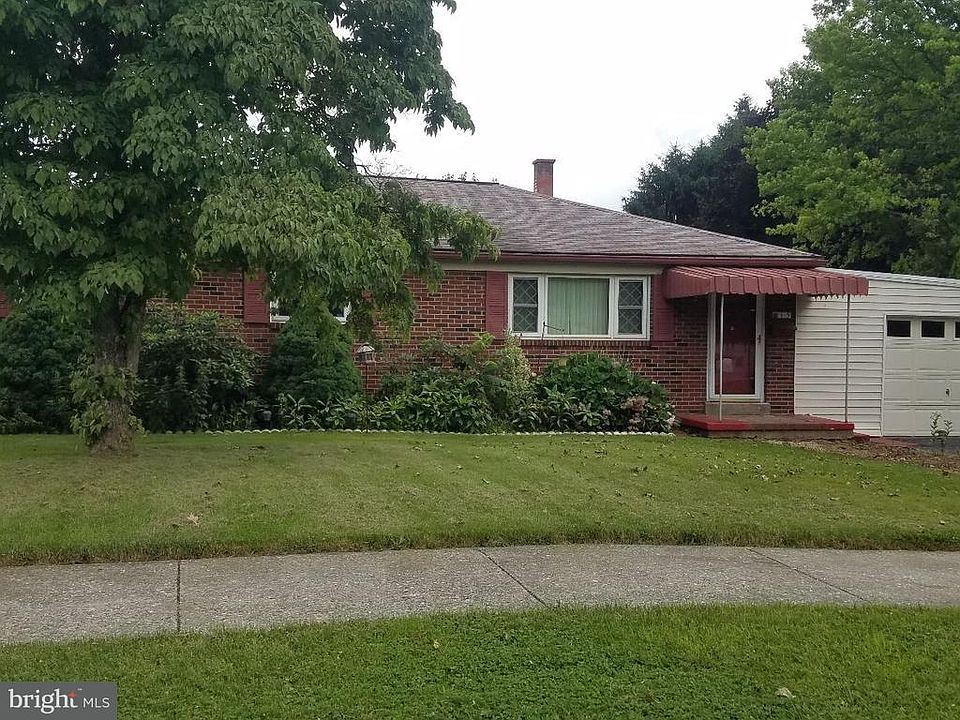 1st image of 15 Briar Ln