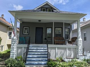 1142 S Humphrey Ave, Oak Park, IL 60304