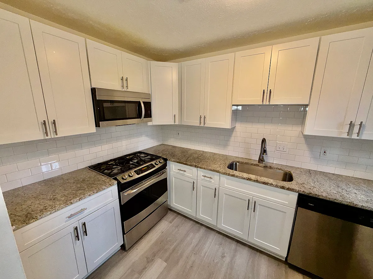 Building Photo - 2082 Lenoa Ln