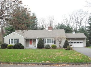 68 Wildwood Gln, Longmeadow, MA 01106
