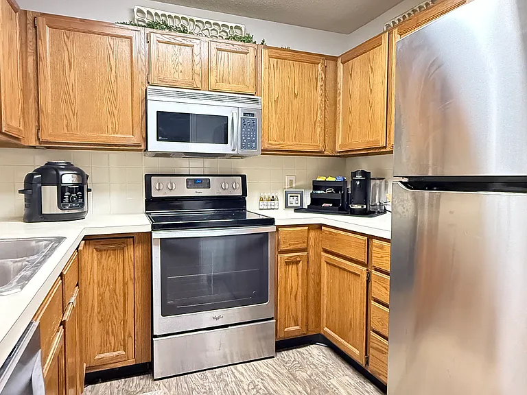 4910 Pleasant St #16 — Photo 15